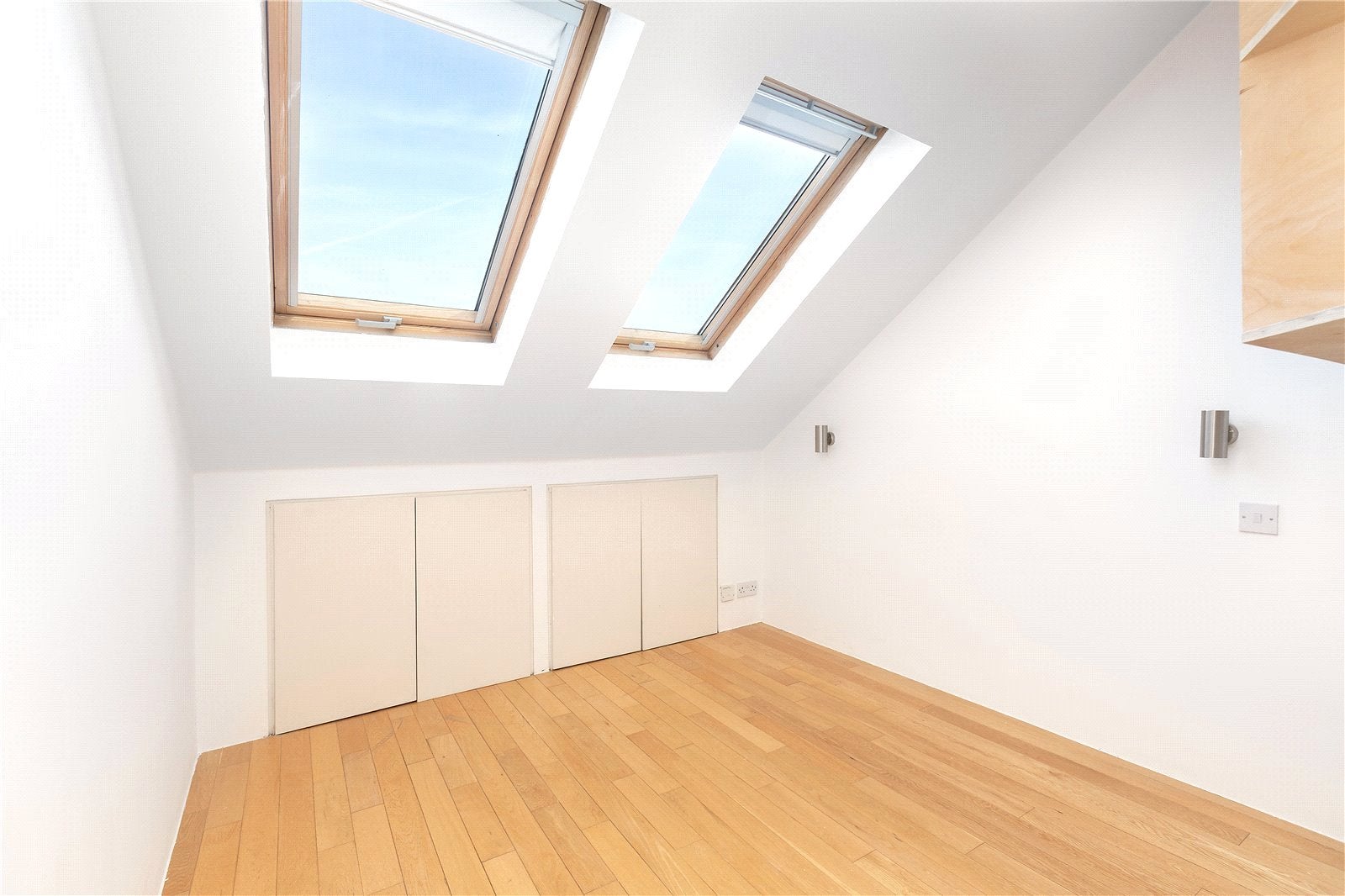 Flat Uxbridge Road in Greater London