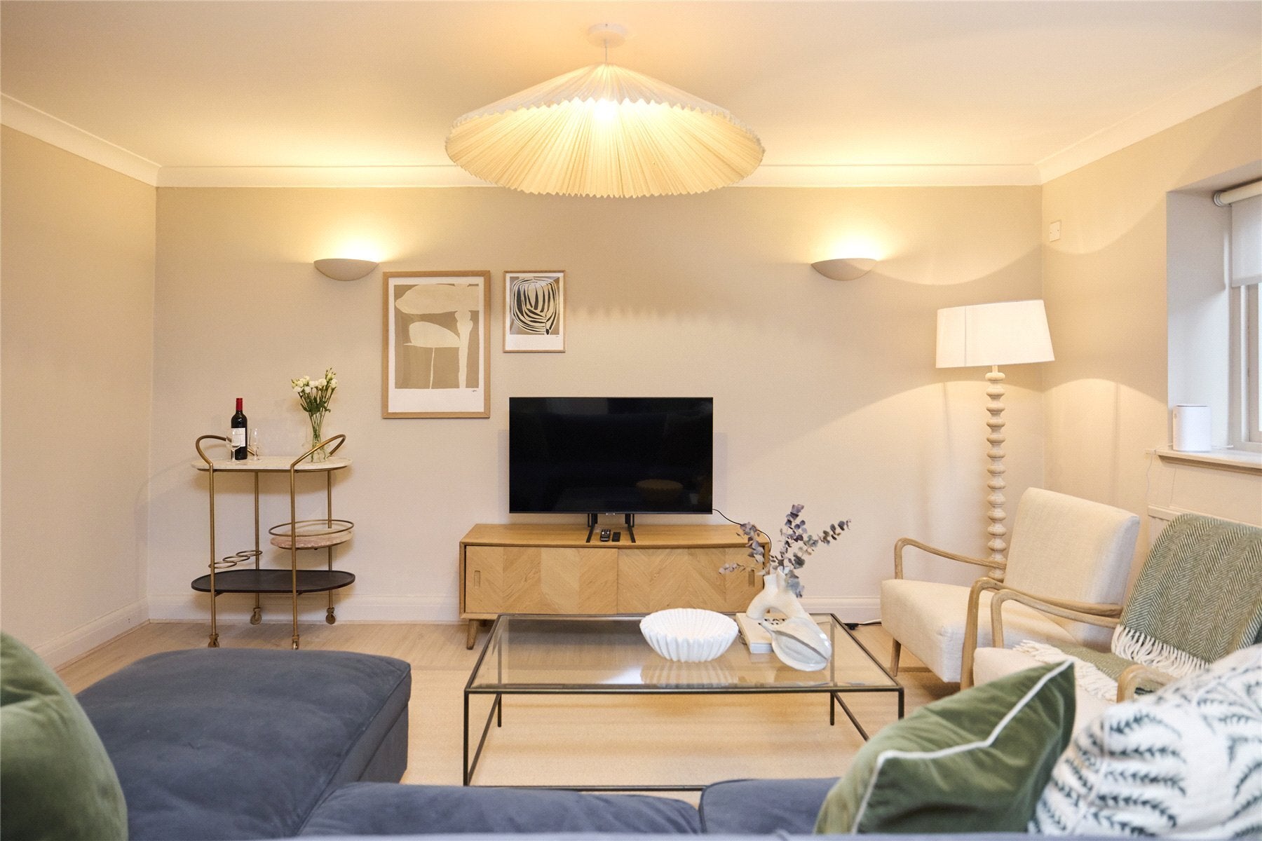 Flat Macroom Road in City of Westminster