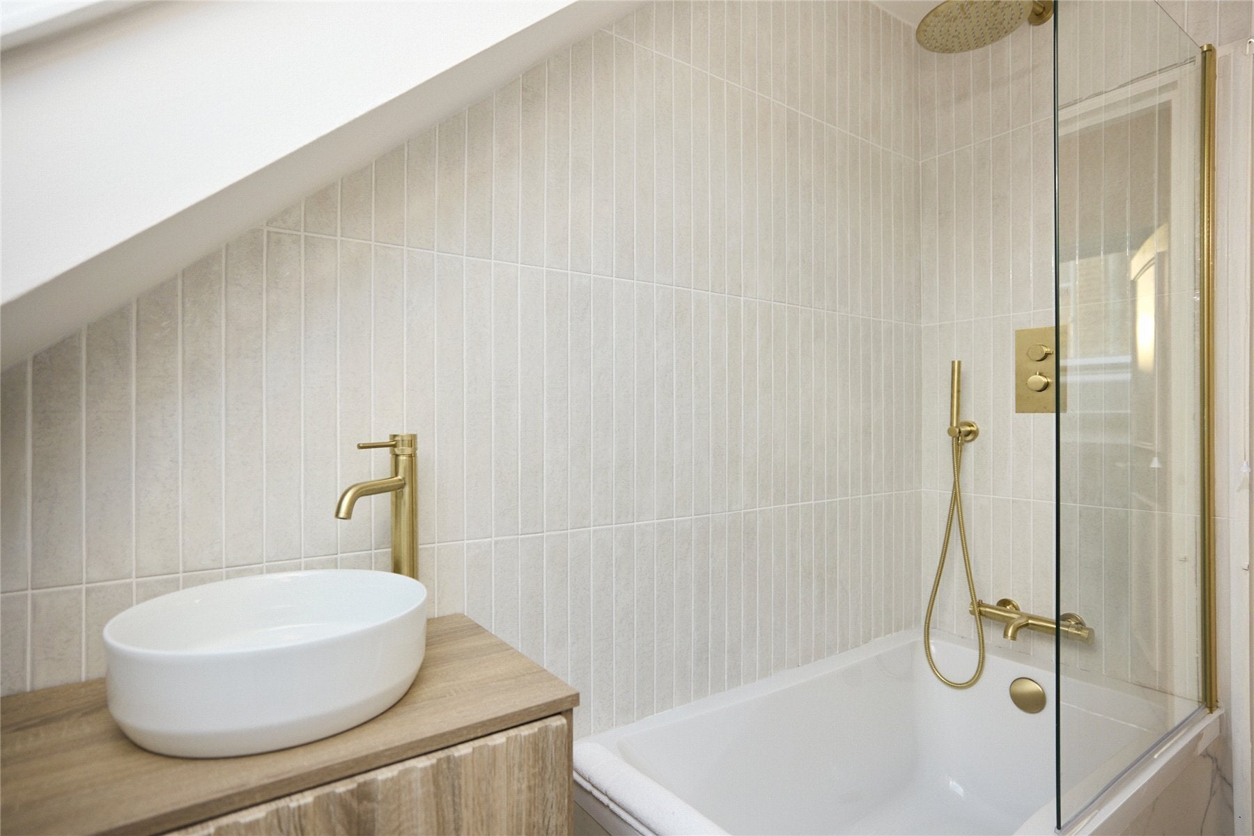 Flat Macroom Road in City of Westminster