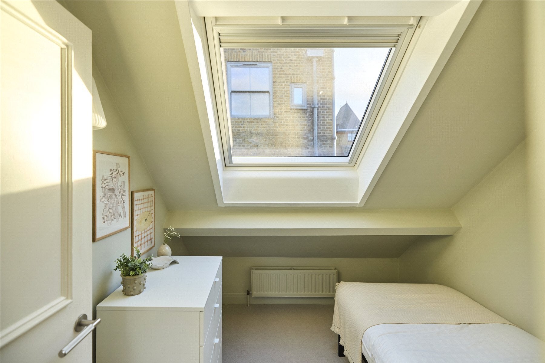 Flat Macroom Road in City of Westminster