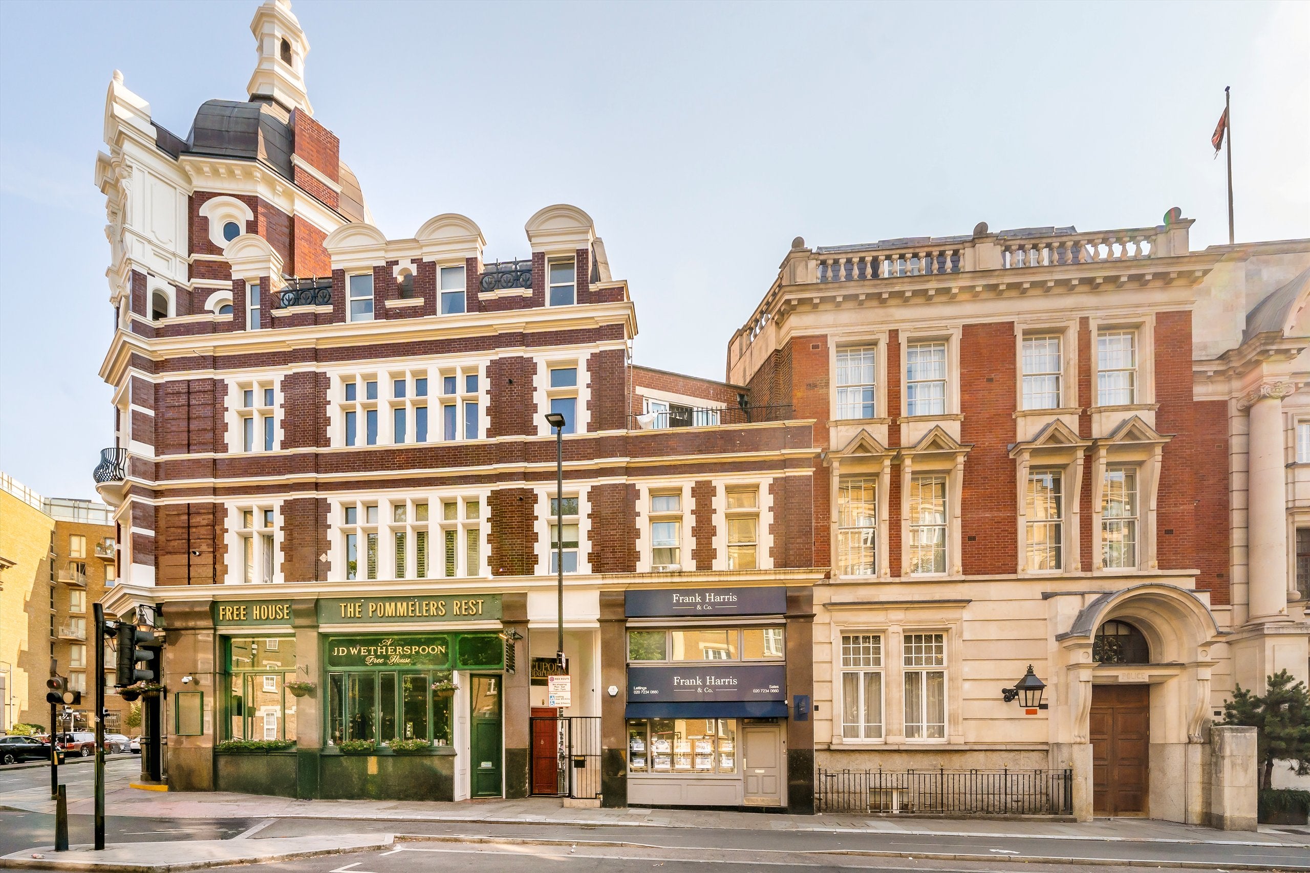 House Tooley Street in Greater London