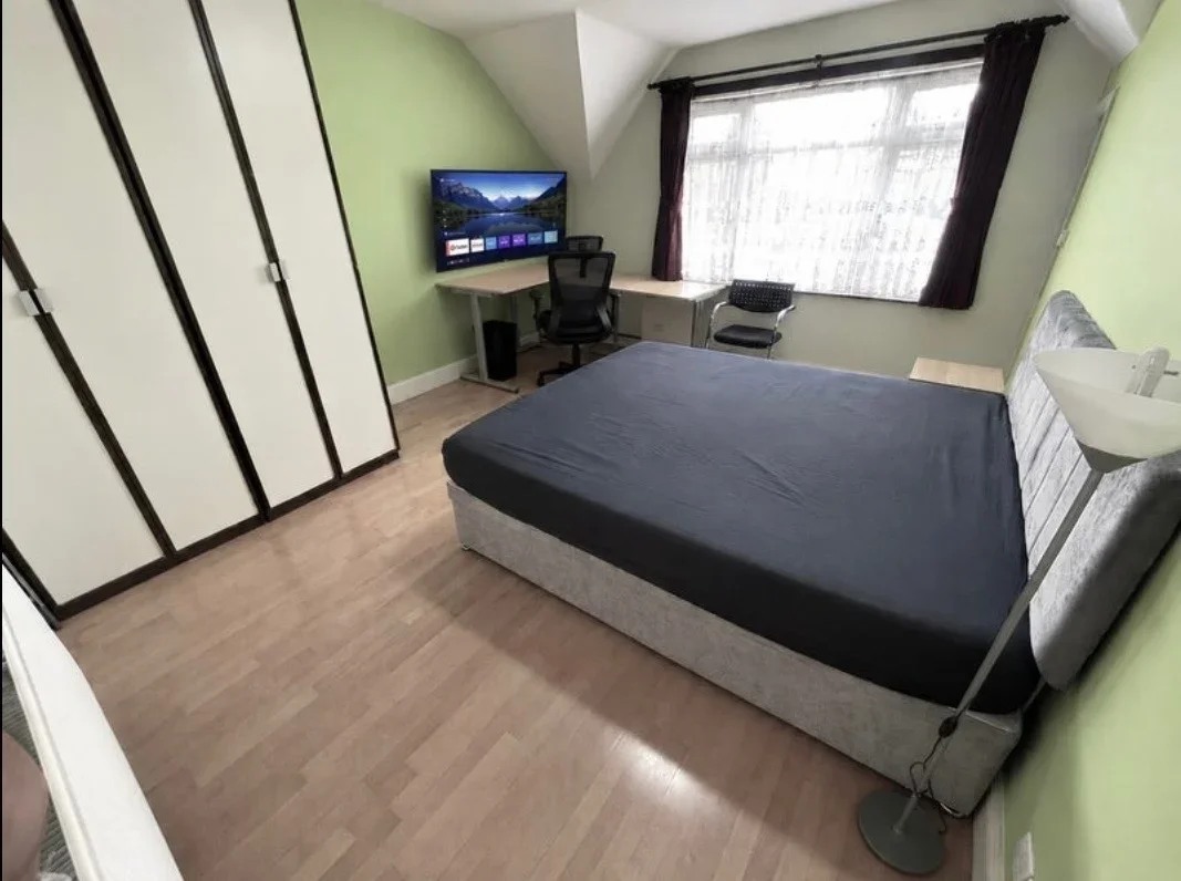 Room Oakleigh Court in Greater London