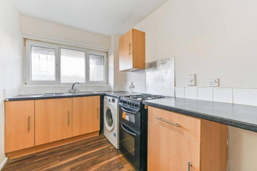 Flat Bredhurst Close in Greater London