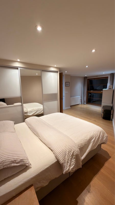 Room Theberton Street in Greater London