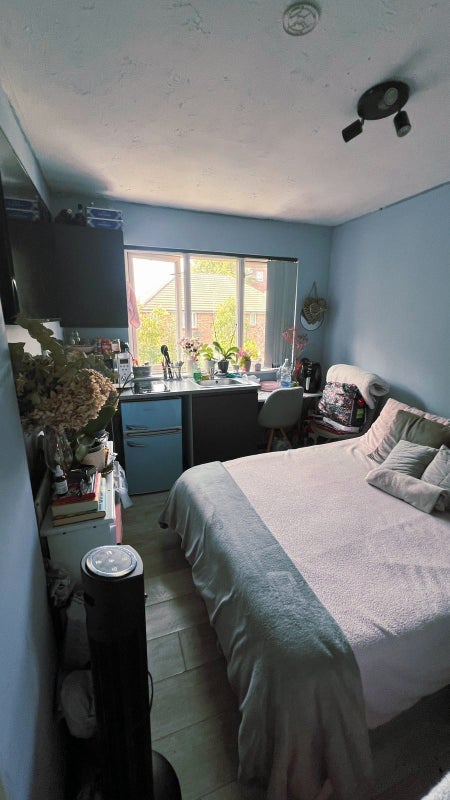 Flat Babington Road in Greater London