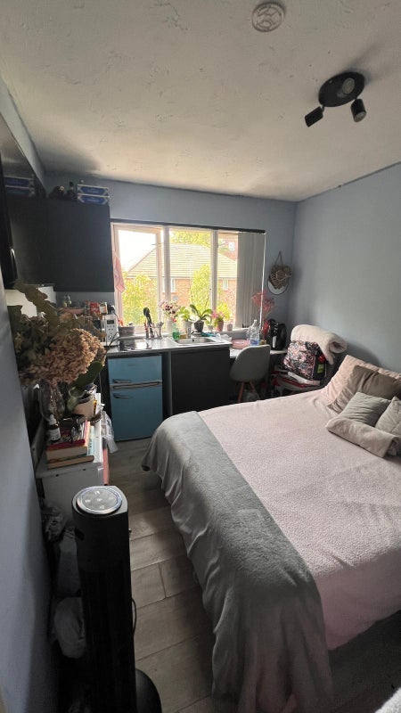 Flat Babington Road in Greater London