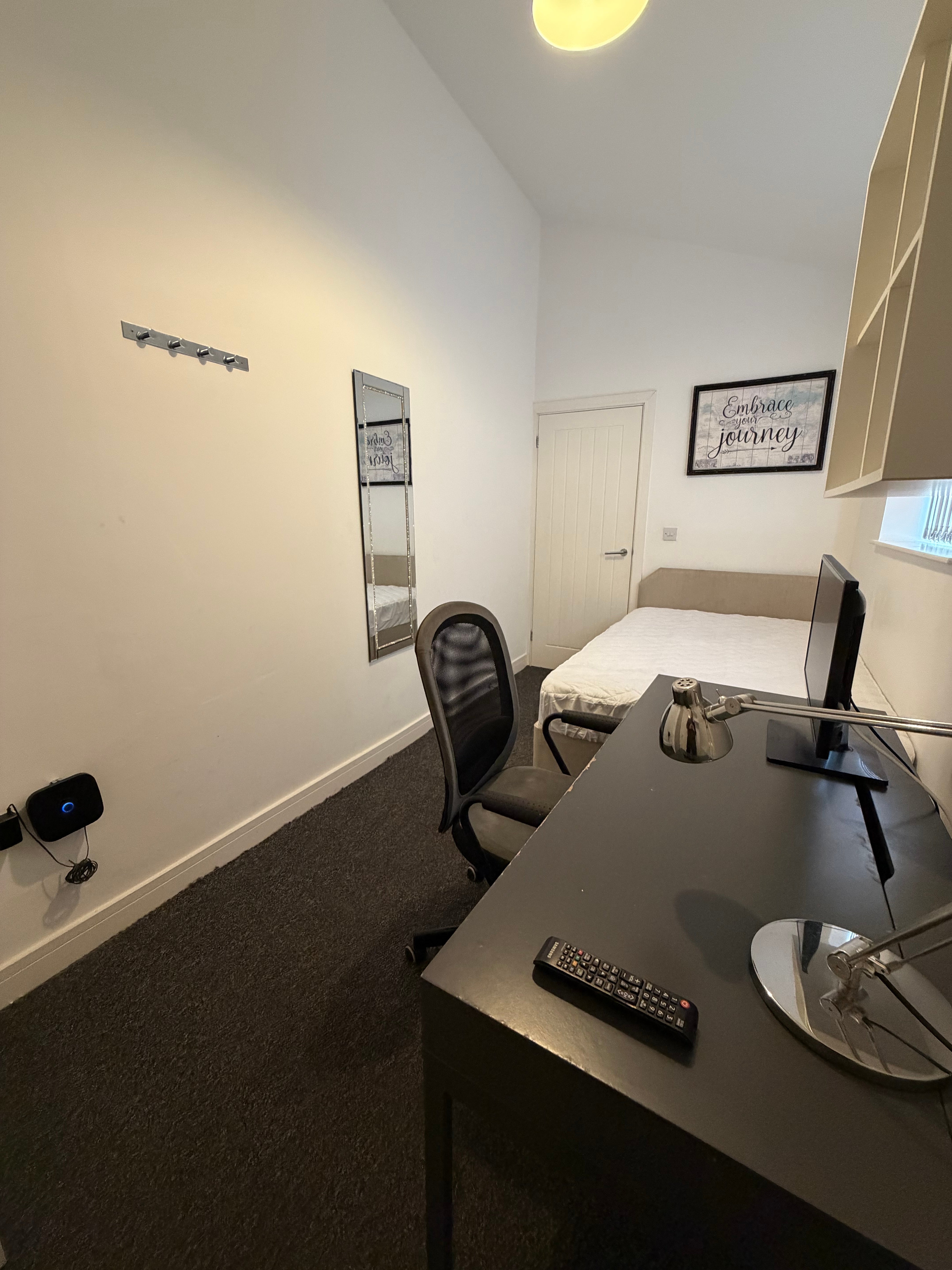 Room Dawlish Road in Birmingham