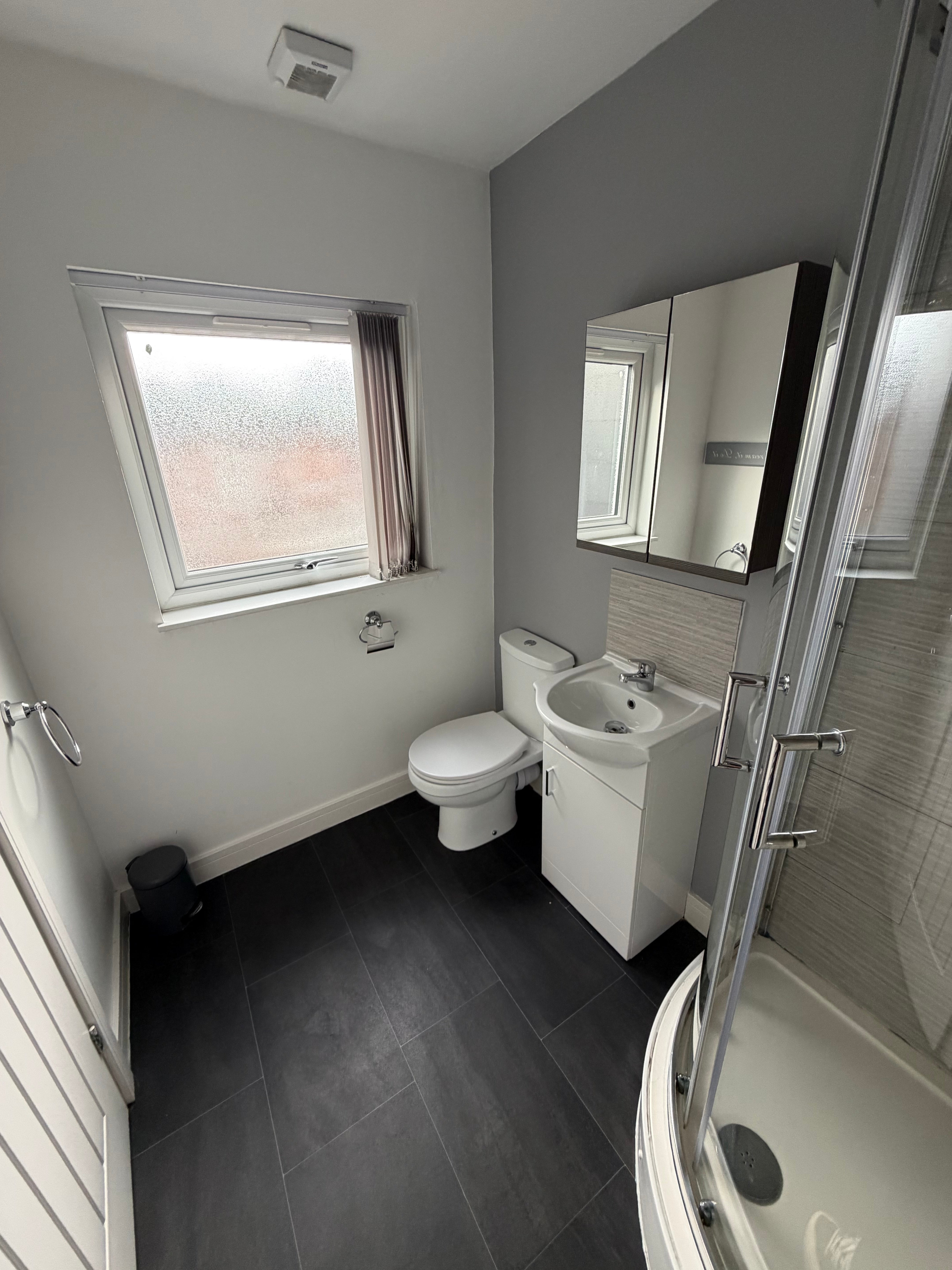 Room Dawlish Road in Birmingham