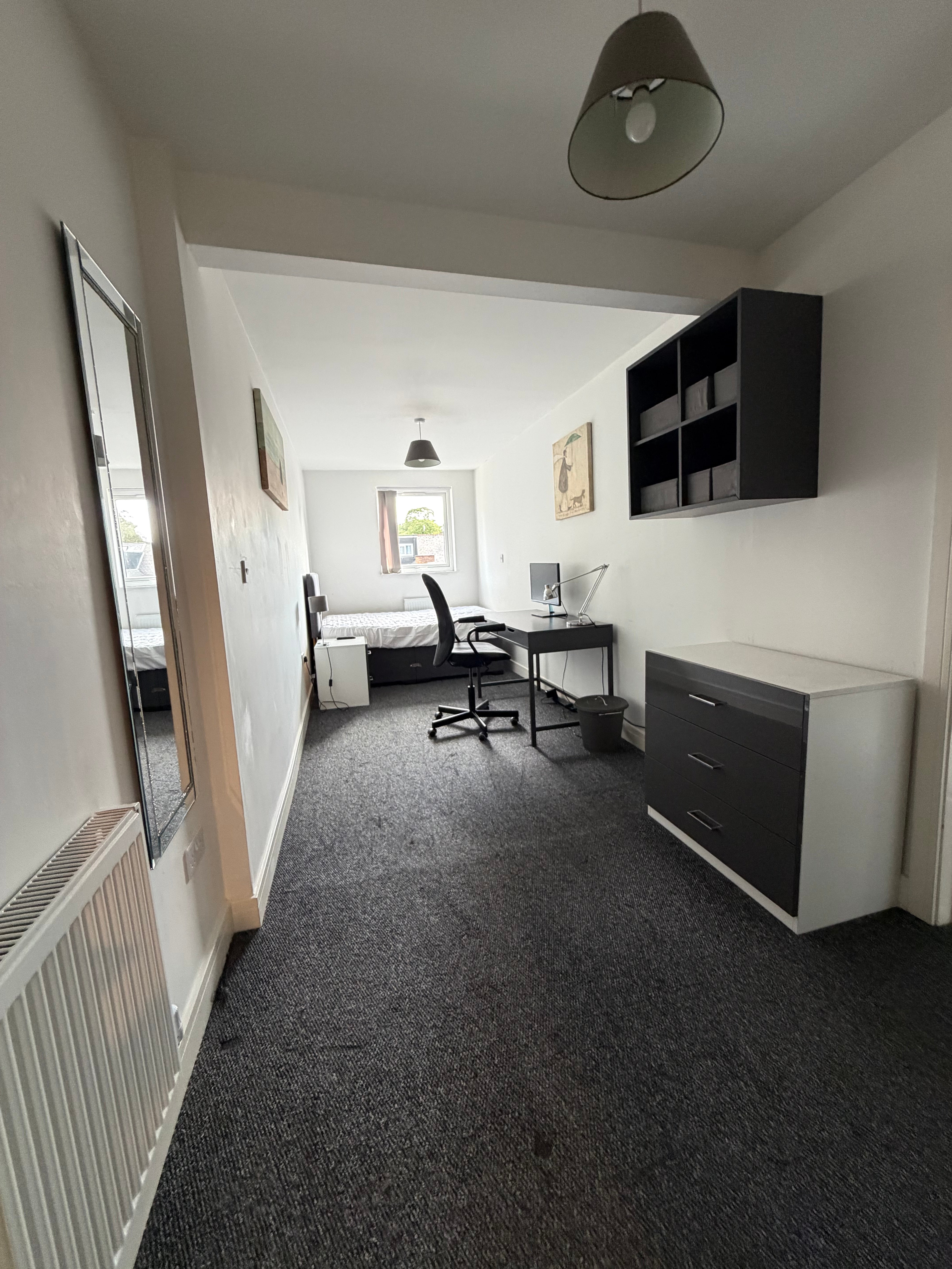 Room Dawlish Road in Birmingham
