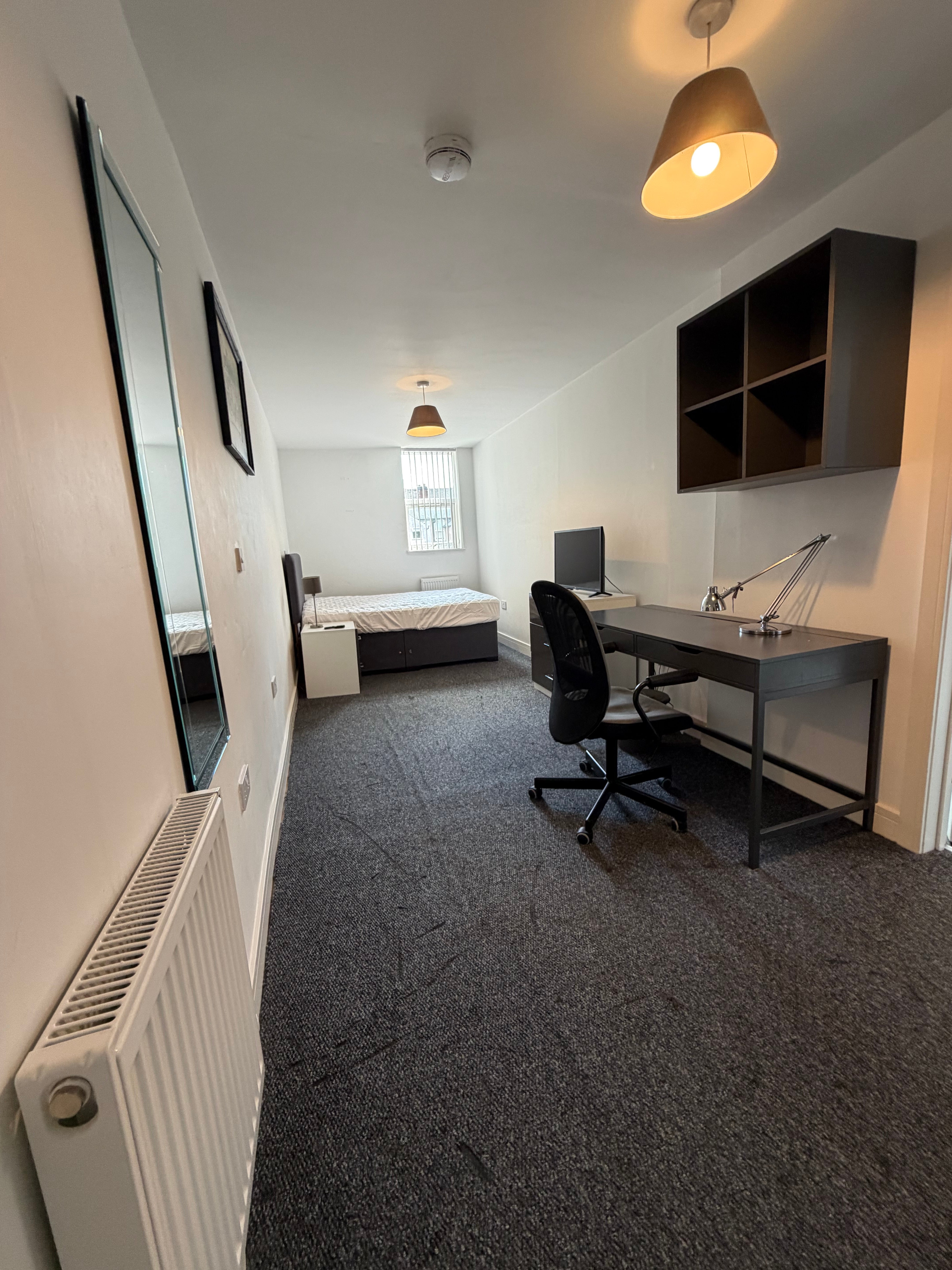 Room Dawlish Road in Birmingham