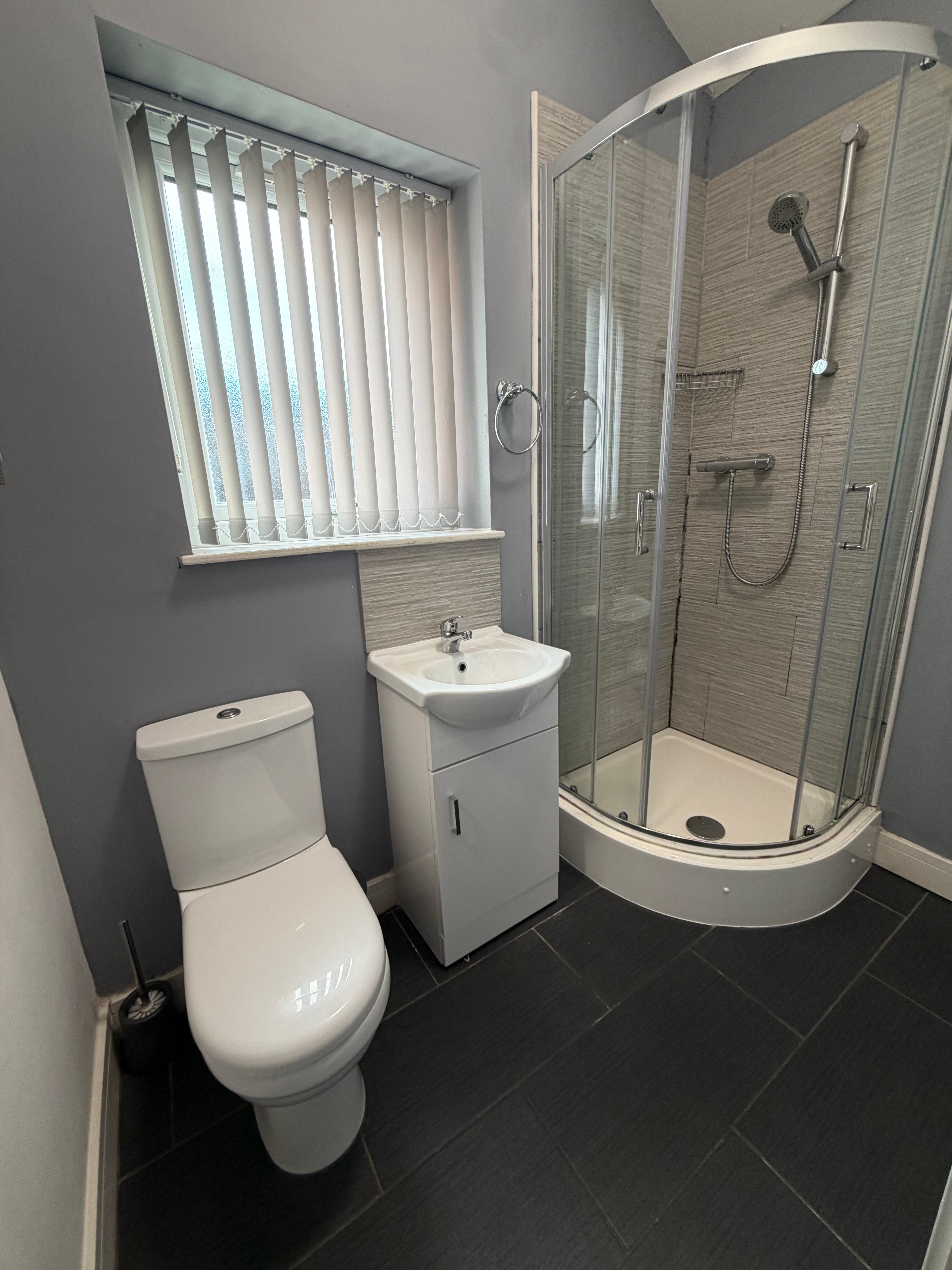 Room Dawlish Road in Birmingham