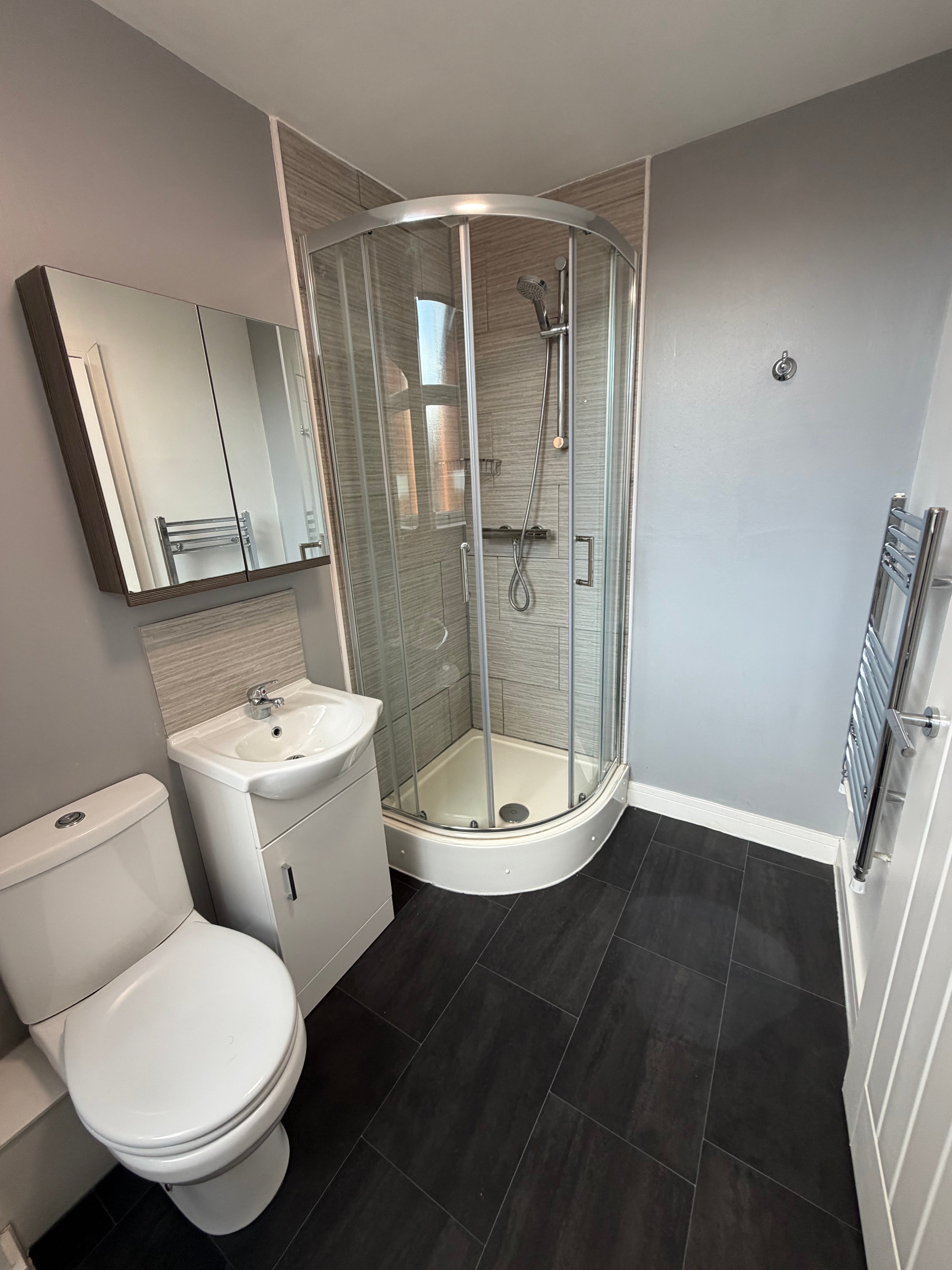 Room Dawlish Road in Birmingham