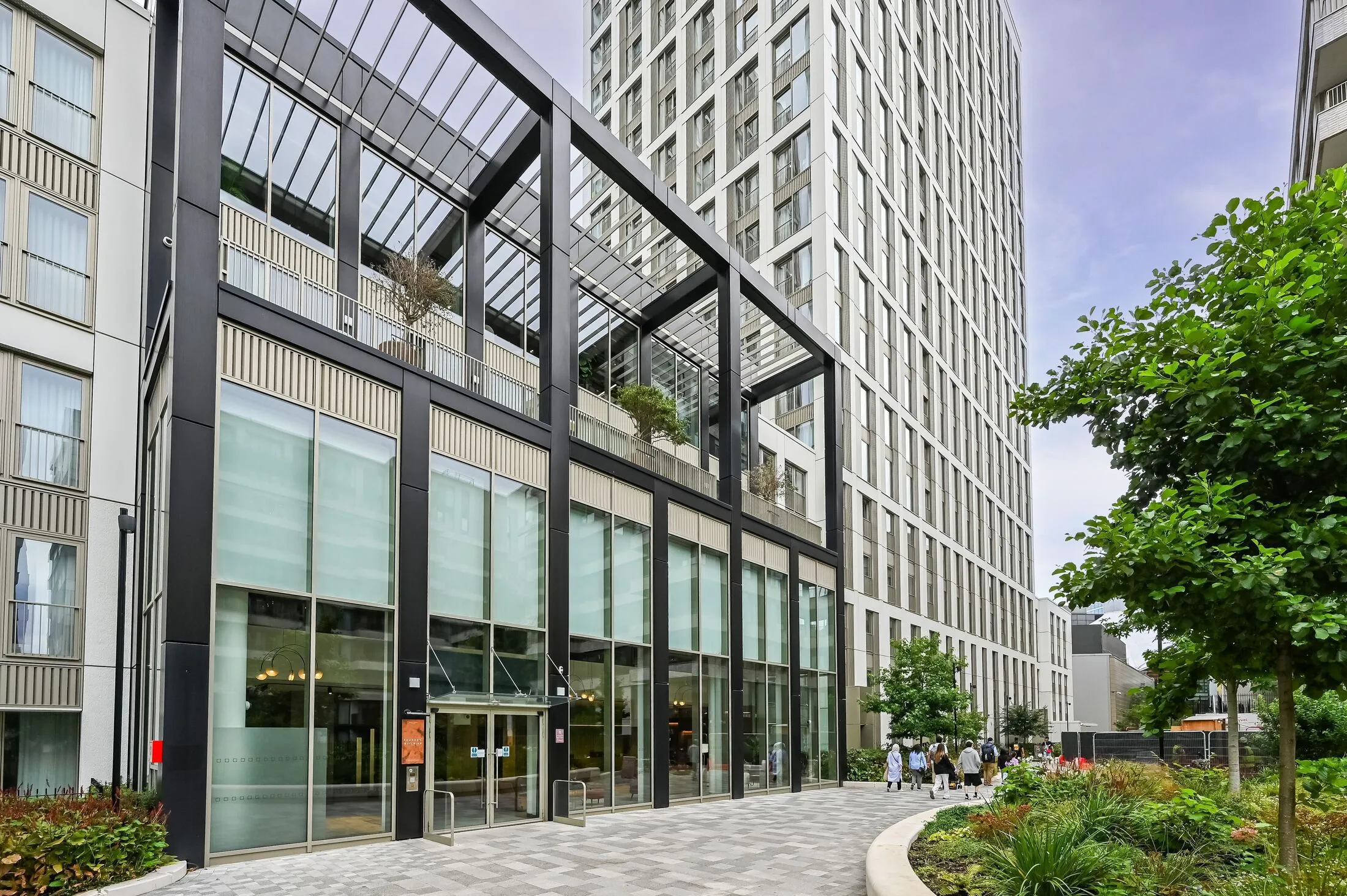 Flat Montfichet Road in Greater London
