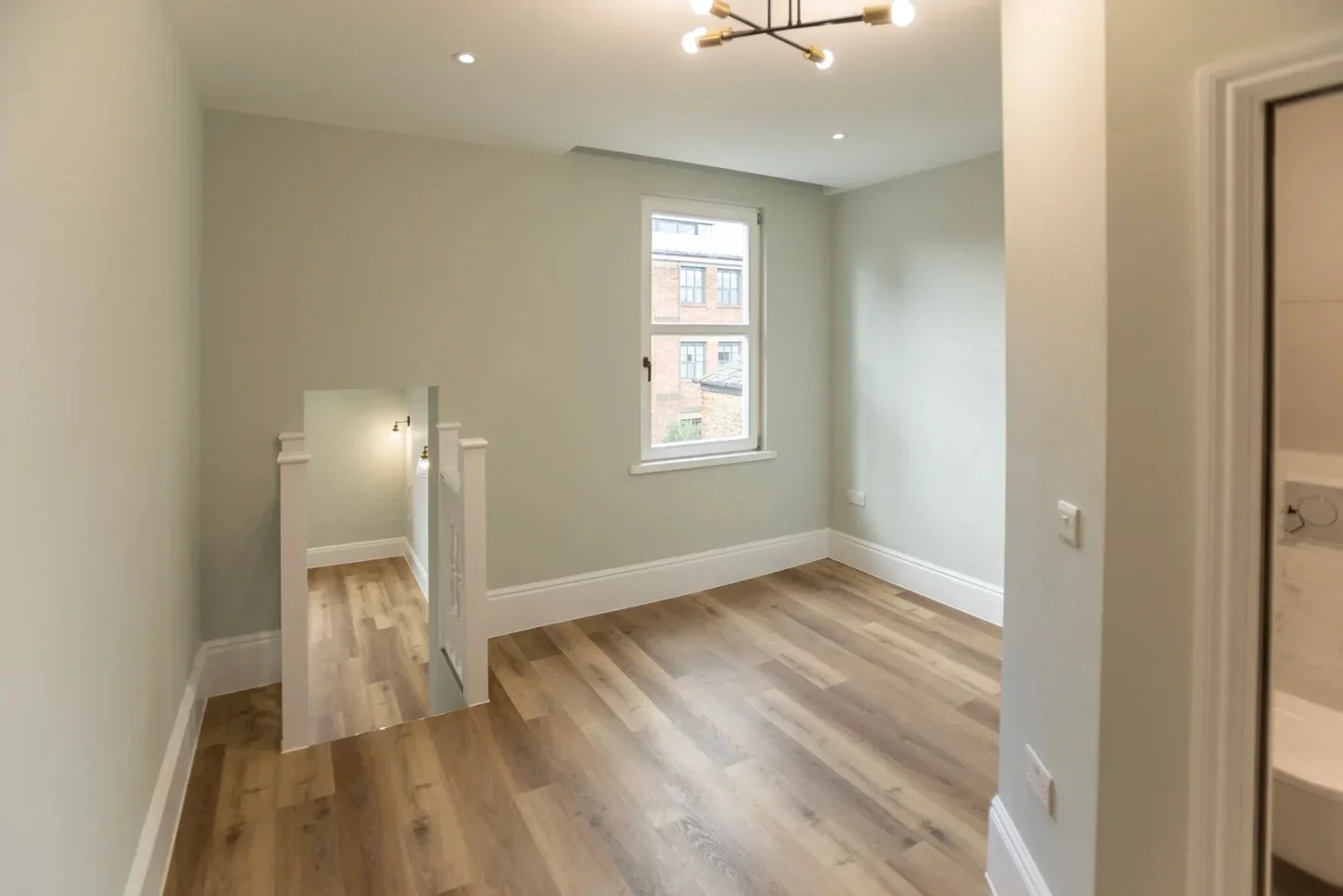 Room Orlando Road in Greater London