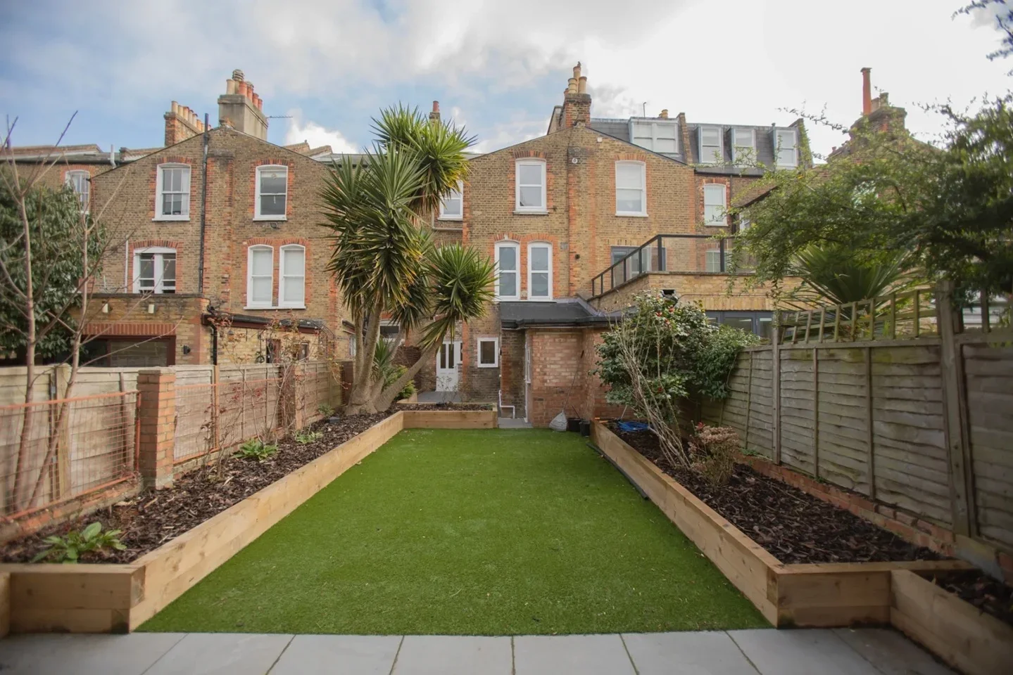 Room Orlando Road in Greater London