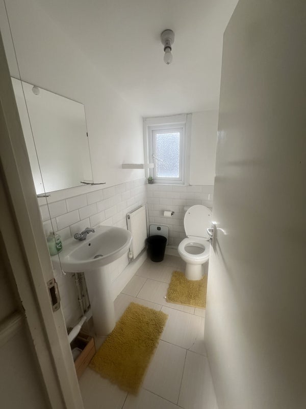 Room Whitburn Road in Greater London