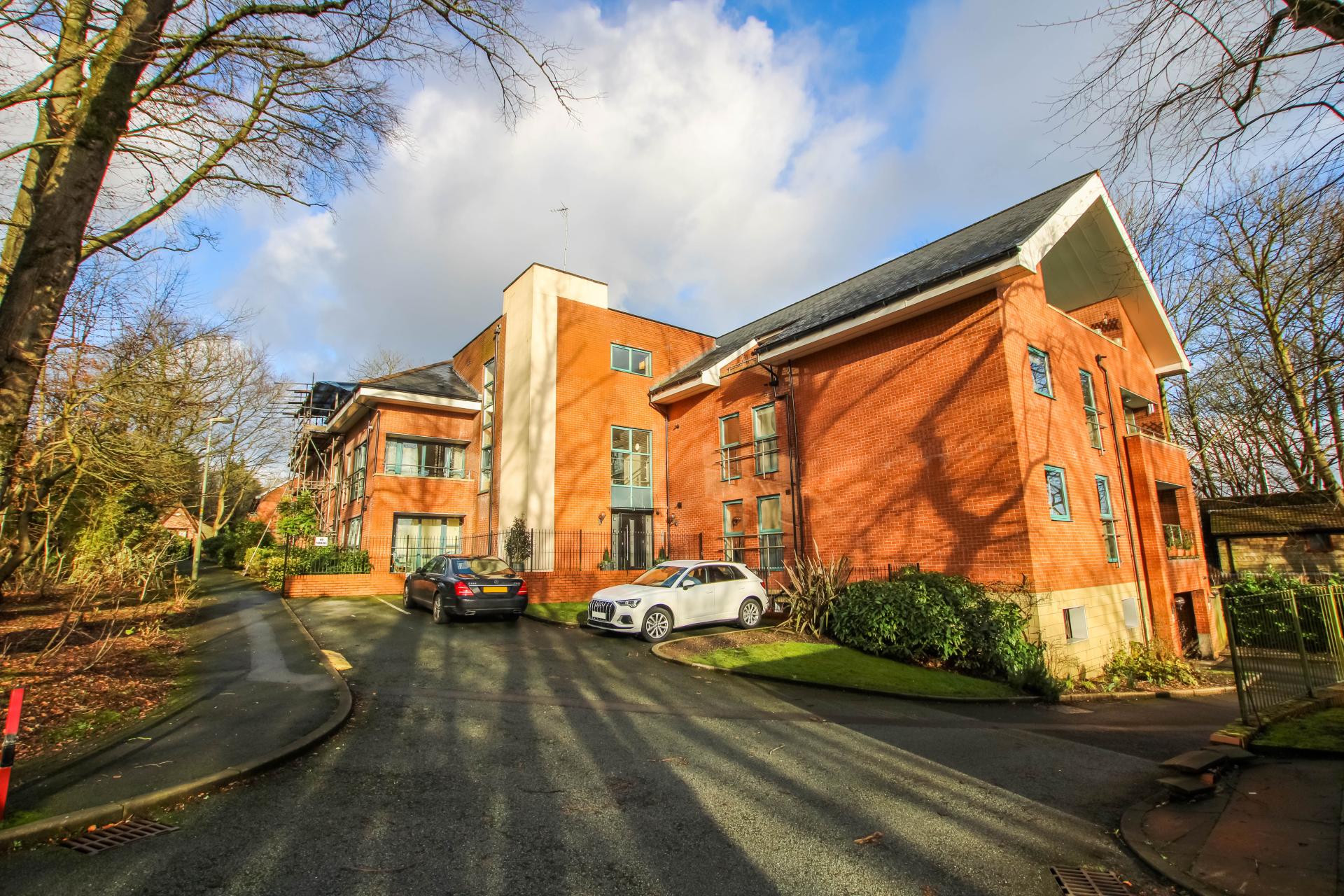Flat Overdale Drive in Bolton