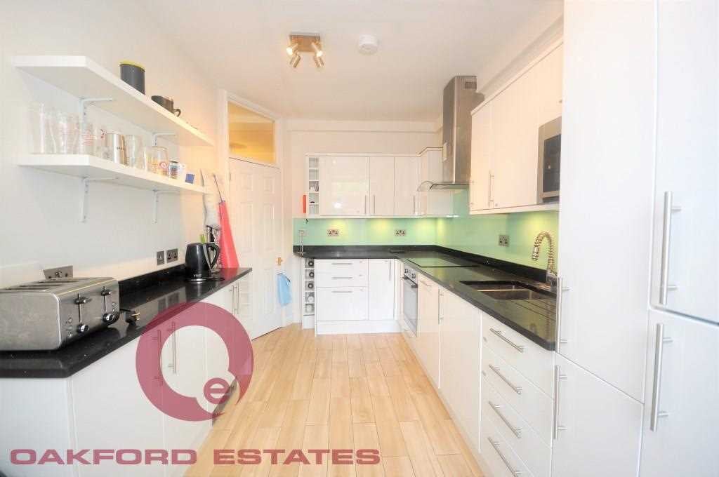 Flat Prince Regent Mews in Greater London