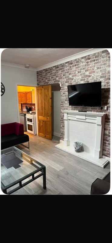 Room Ovington Grove in Newcastle upon Tyne
