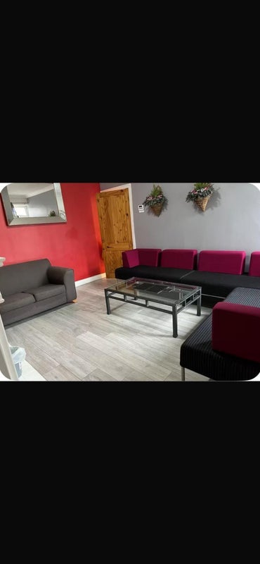 Room Ovington Grove in Newcastle upon Tyne