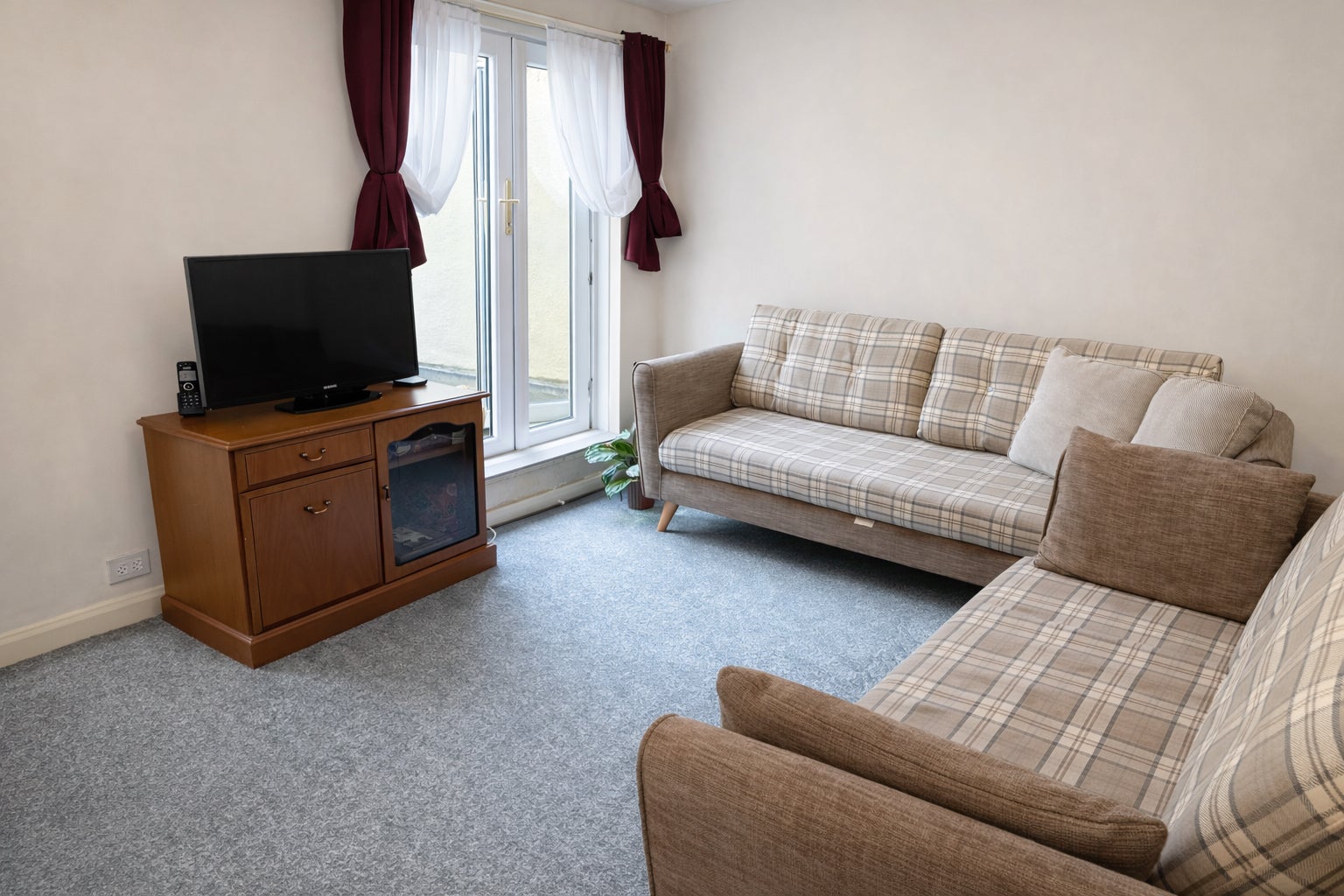 Room Gordon Road in Strood