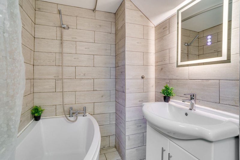 Room Blakesley Avenue in Greater London