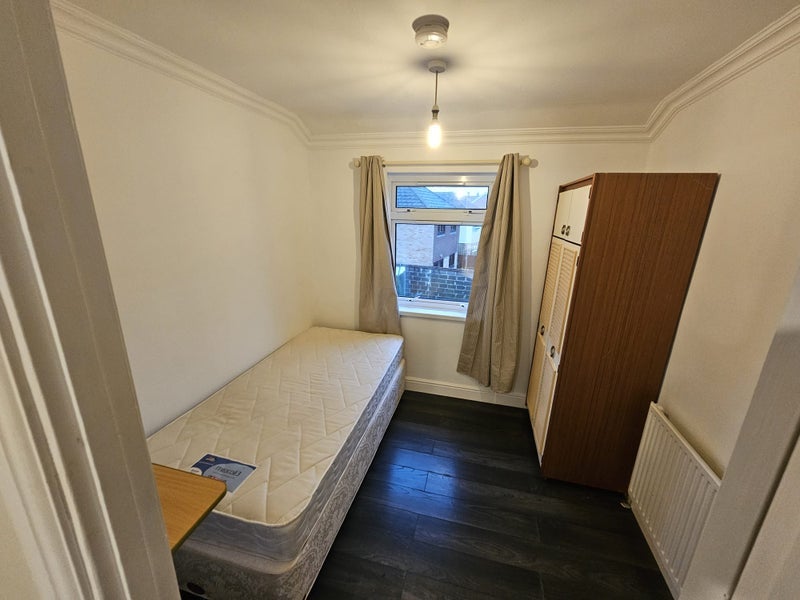 Room Pines Road in Chelmsford