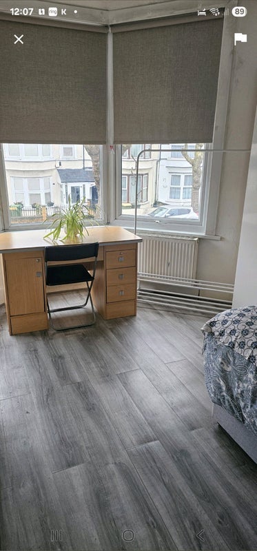Room Hatherley Gardens in Greater London