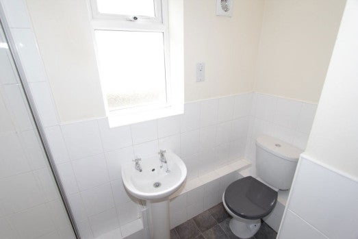 Flat Albert Terrace in Stafford