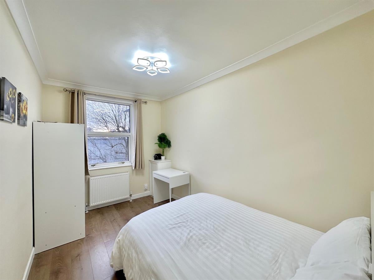 Flat Eversholt Street in Greater London