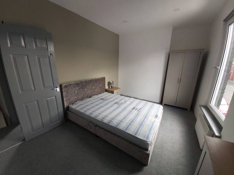 Room Pearson Street in Liverpool