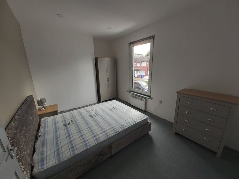 Room Pearson Street in Liverpool