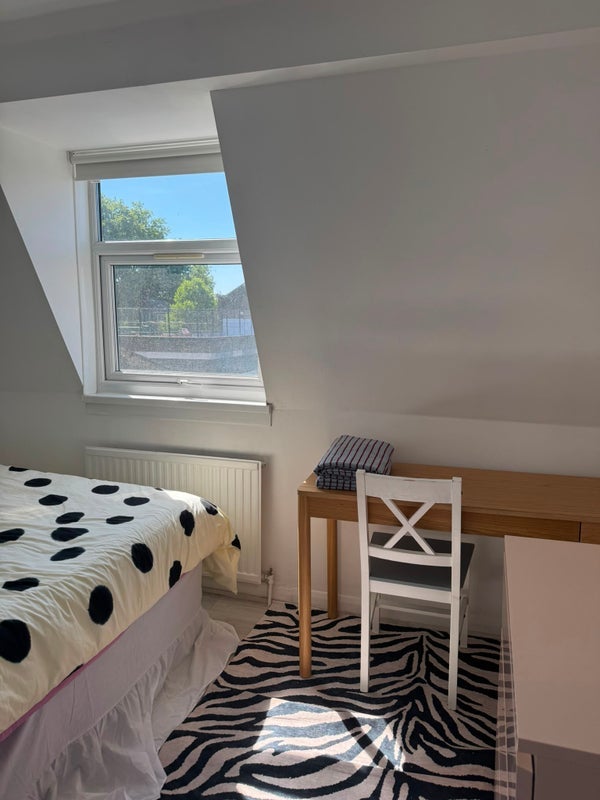 Room Sandringham Road in Greater London