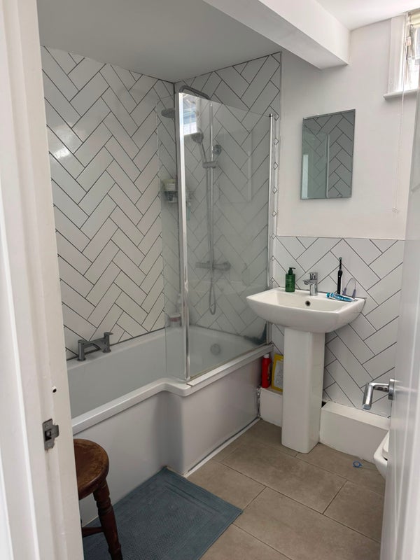 Room Sandringham Road in Greater London