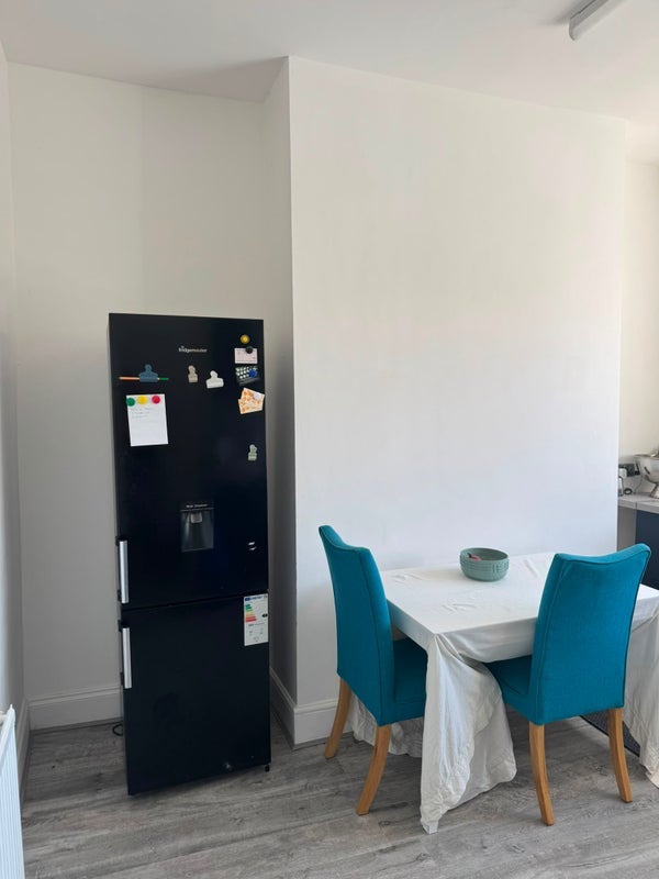 Room Sandringham Road in Greater London