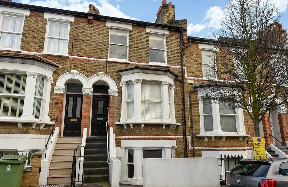 Flat Copleston Road in Greater London