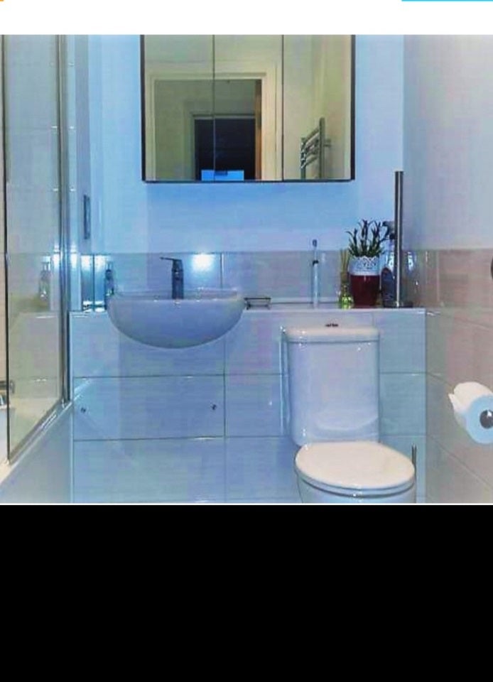 Room Fulton Road in Greater London