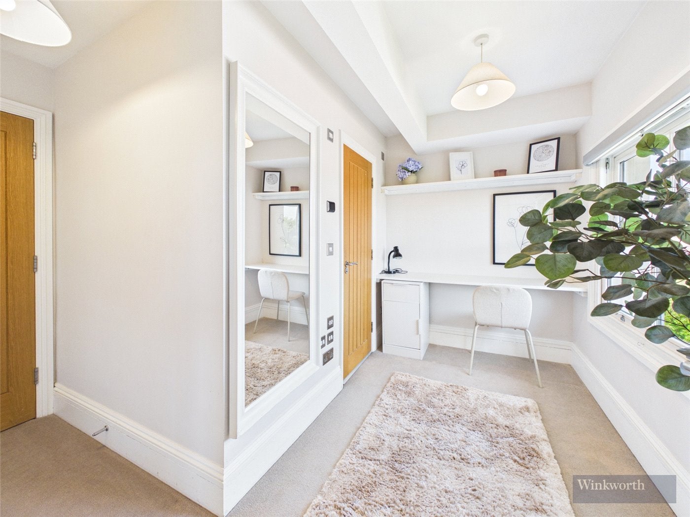 Flat Oak Hill in Greater London