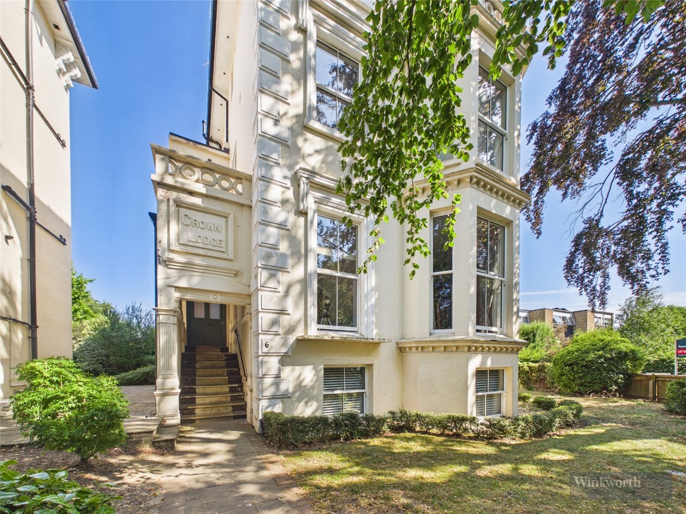 Flat Oak Hill in Greater London