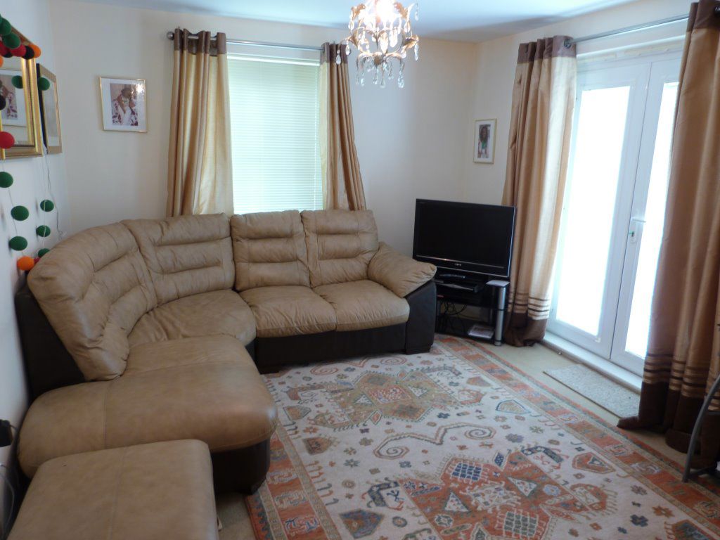 Flat Vicarage Lane in Highworth
