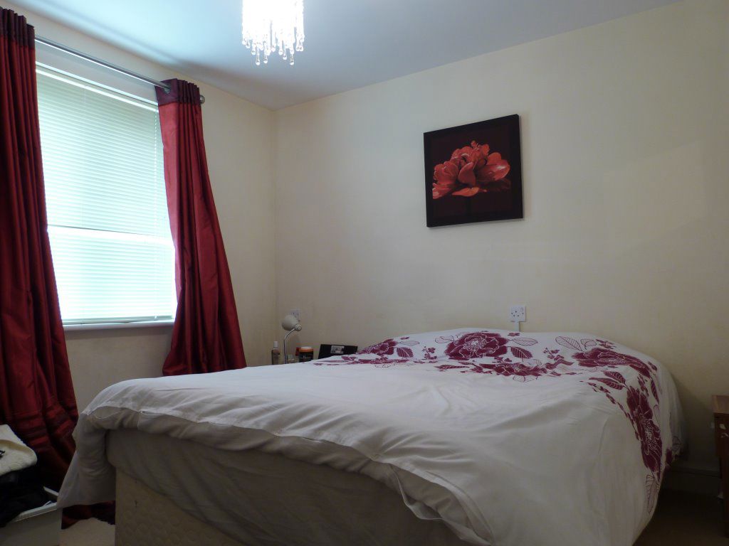 Flat Vicarage Lane in Highworth