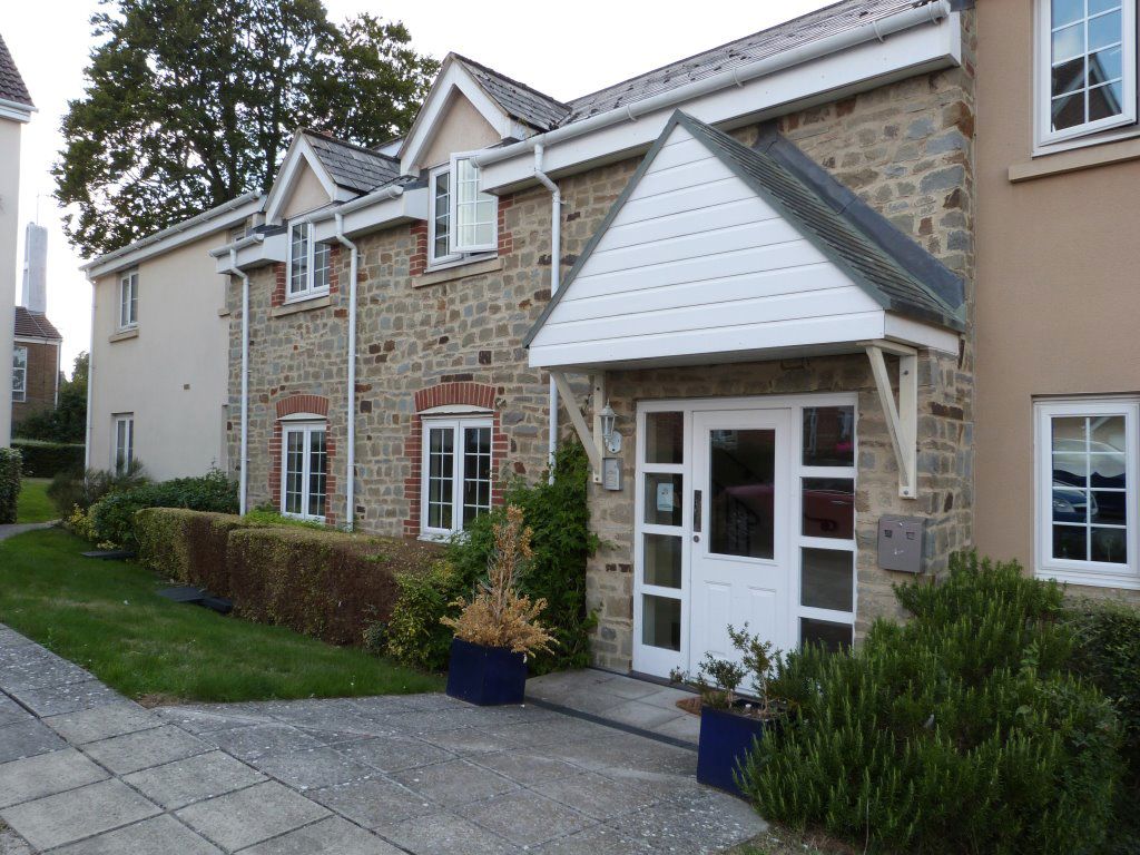 Flat Vicarage Lane in Highworth
