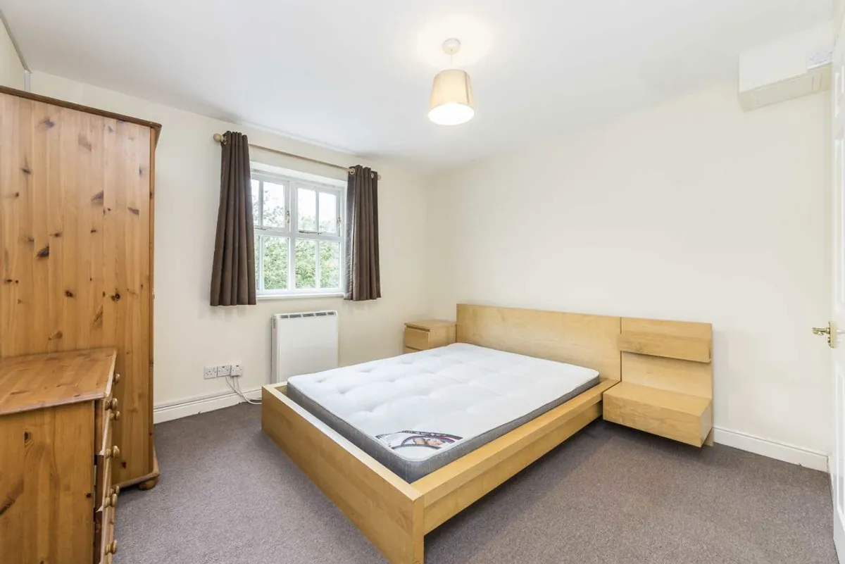 Flat Massingberd Way in Greater London
