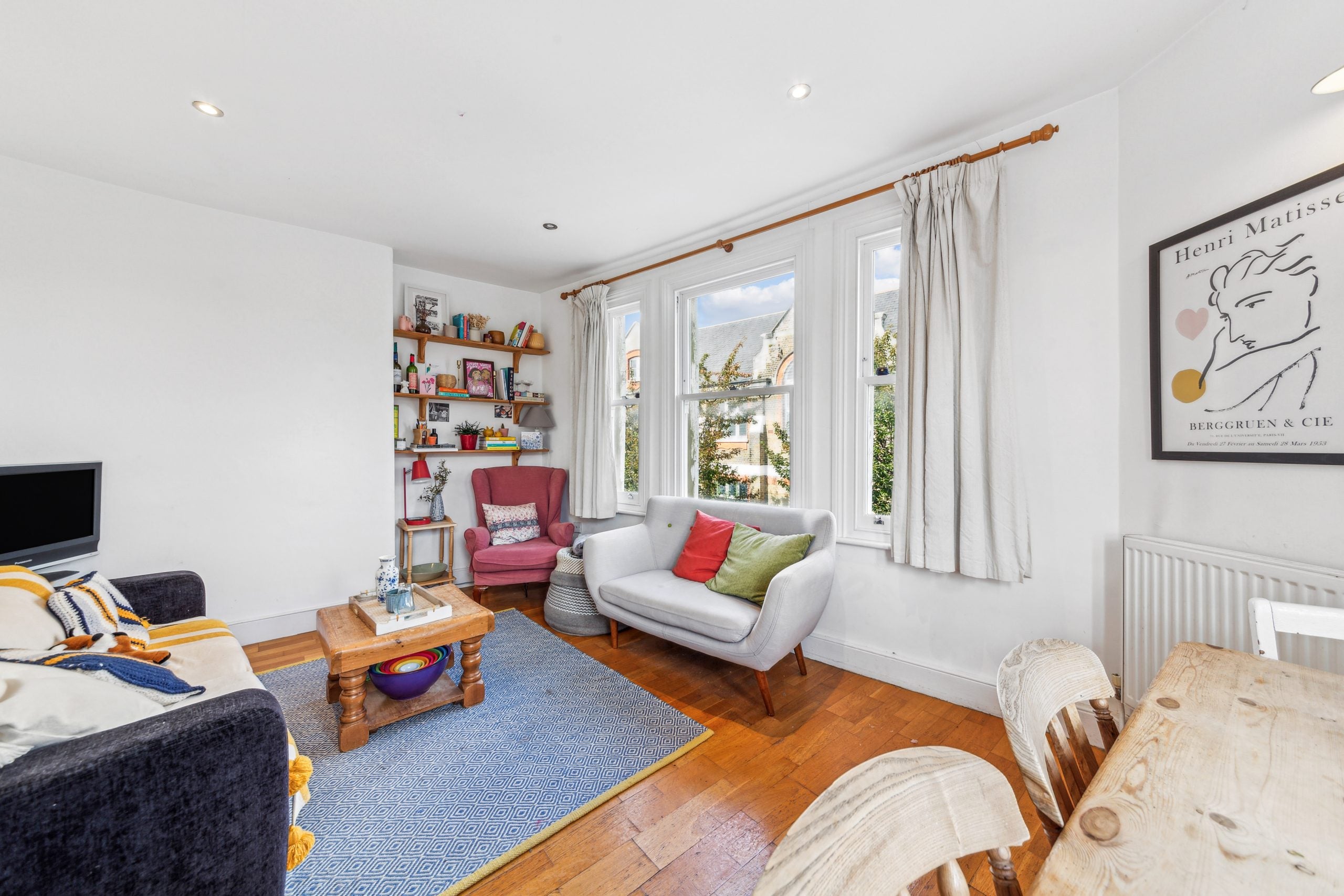 Flat Probert Road in Greater London