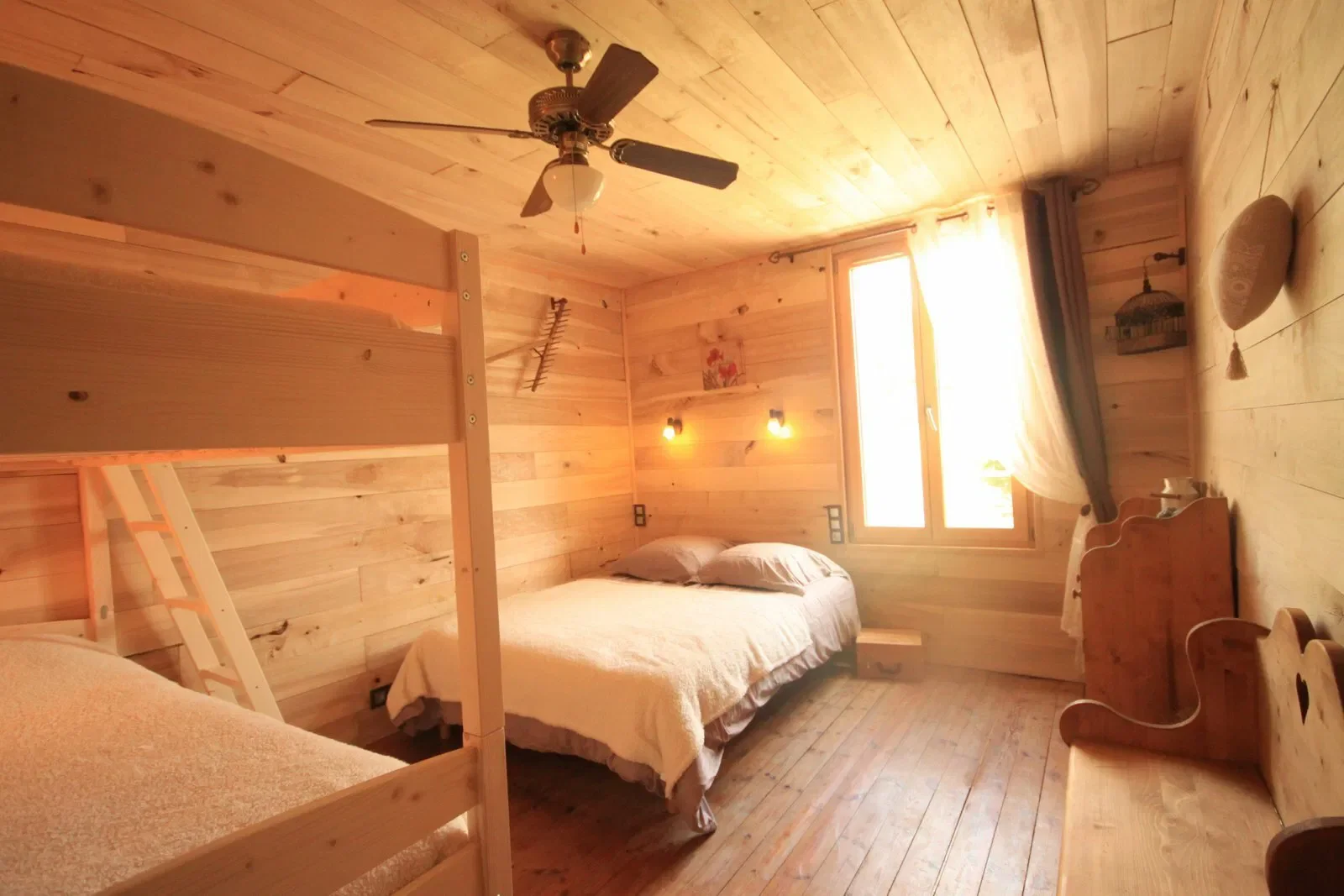 Room Route du Châtaignier in Anlhiac