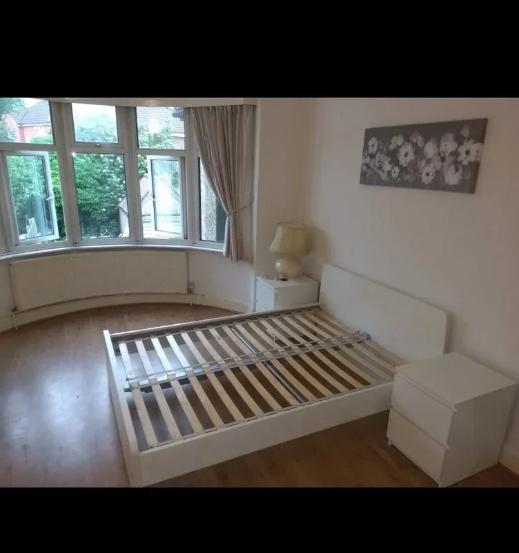 Room Page Street in Greater London