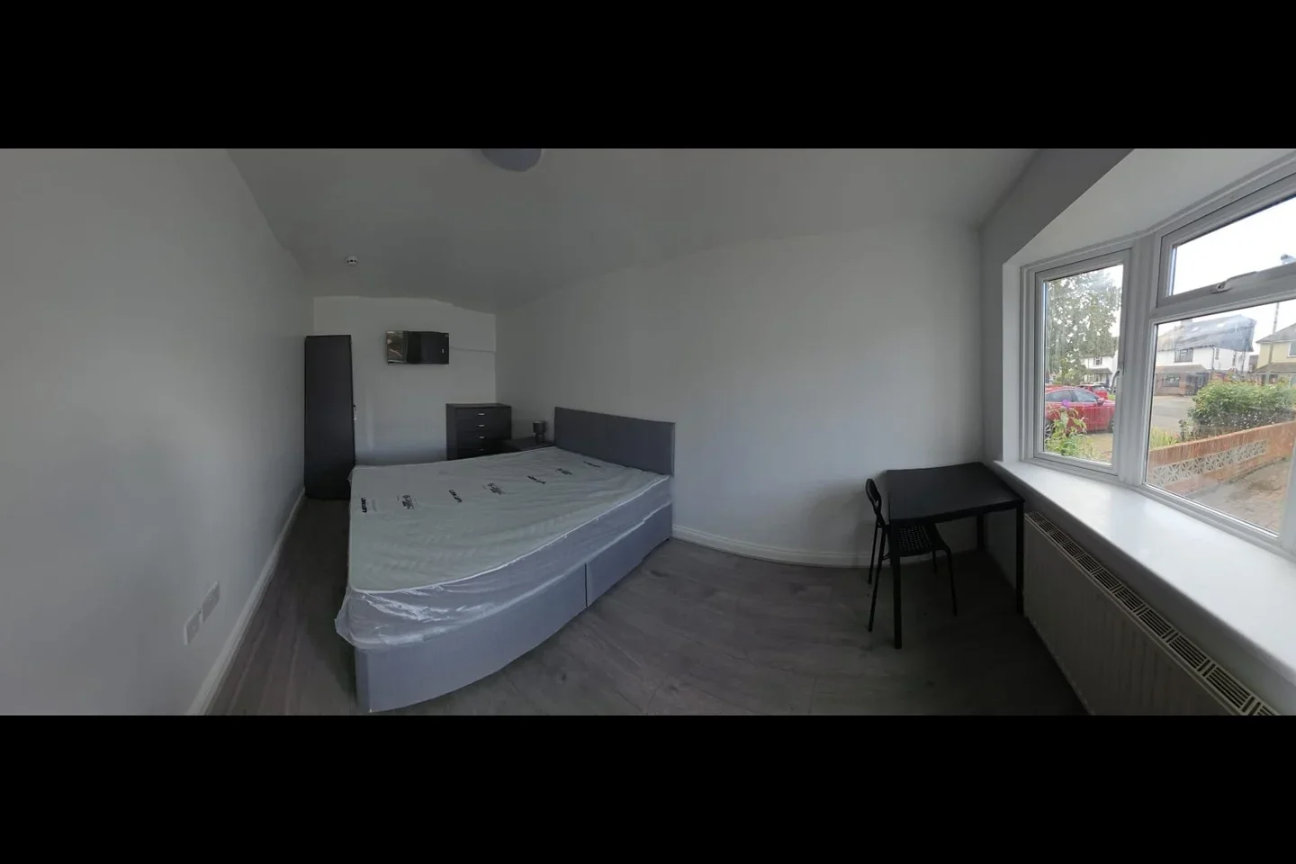 Room Wheatash Road in Borough of Runnymede