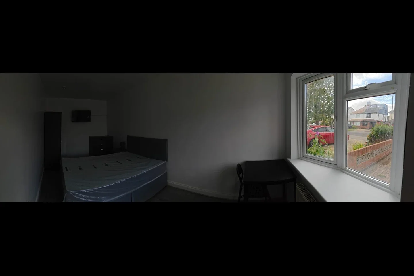 Room Wheatash Road in Borough of Runnymede