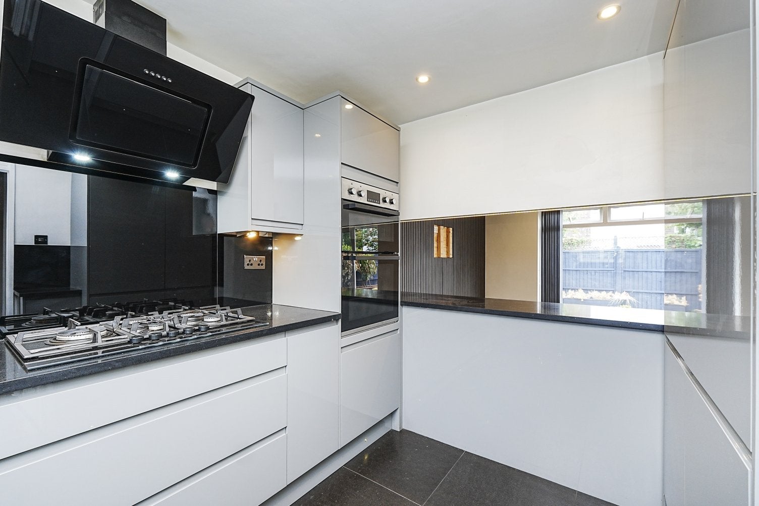 House Orchard Way in Greater London