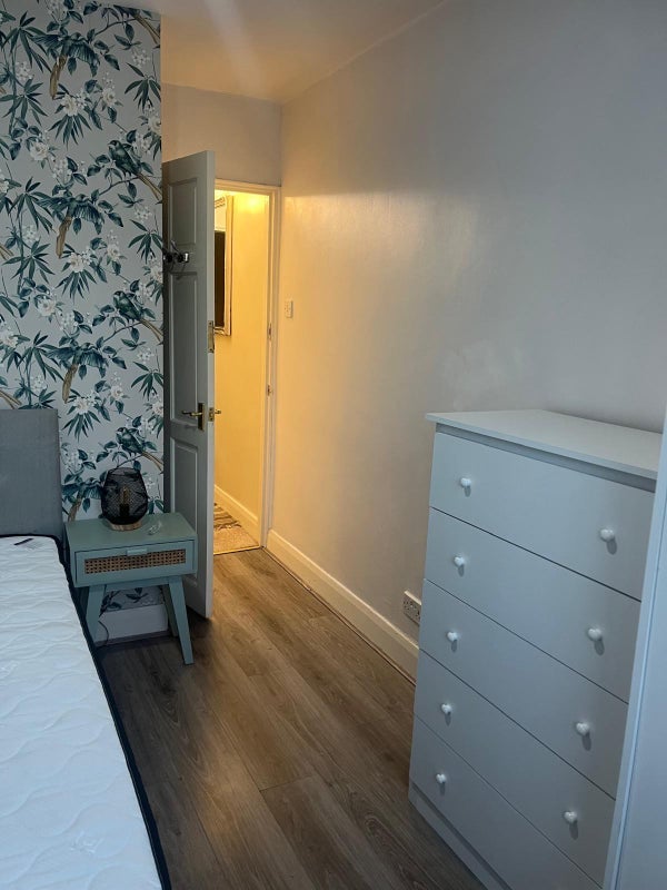 Room Marion Road in Greater London